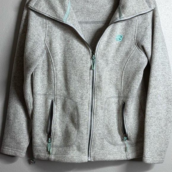 New Balance Women Gray Full Zip Sweater Jacket size petite Small. - Picture 3 of 8